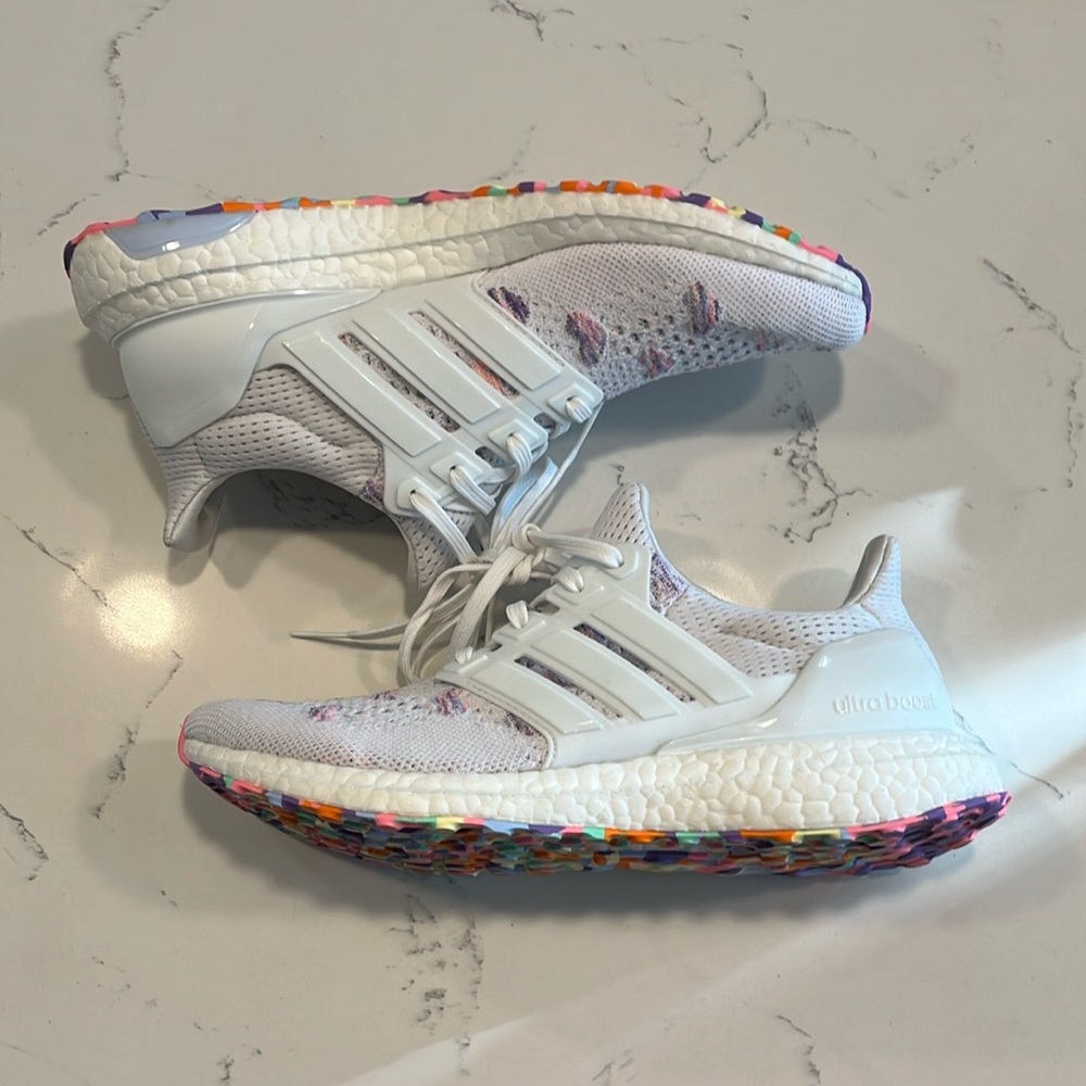 ADIDAS Women’s Ultraboost 1.0 Heart ❤️ Love Shoes with Colorful Sole - Size: 8